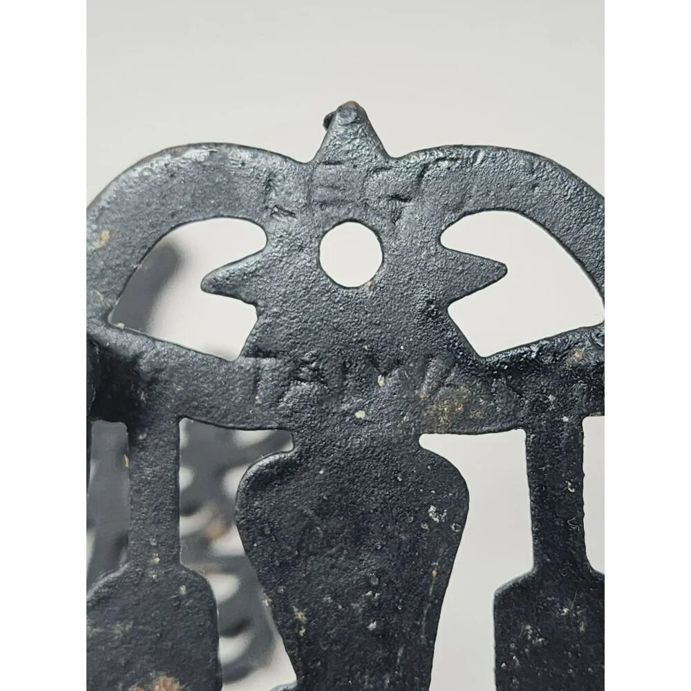 Vintage L.E.G.O. Made in Taiwan Cast Iron Trivet‎ Set With Heart & Vine Design